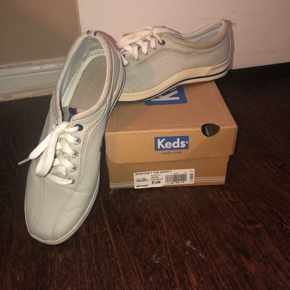 Size 8 1/2 keds